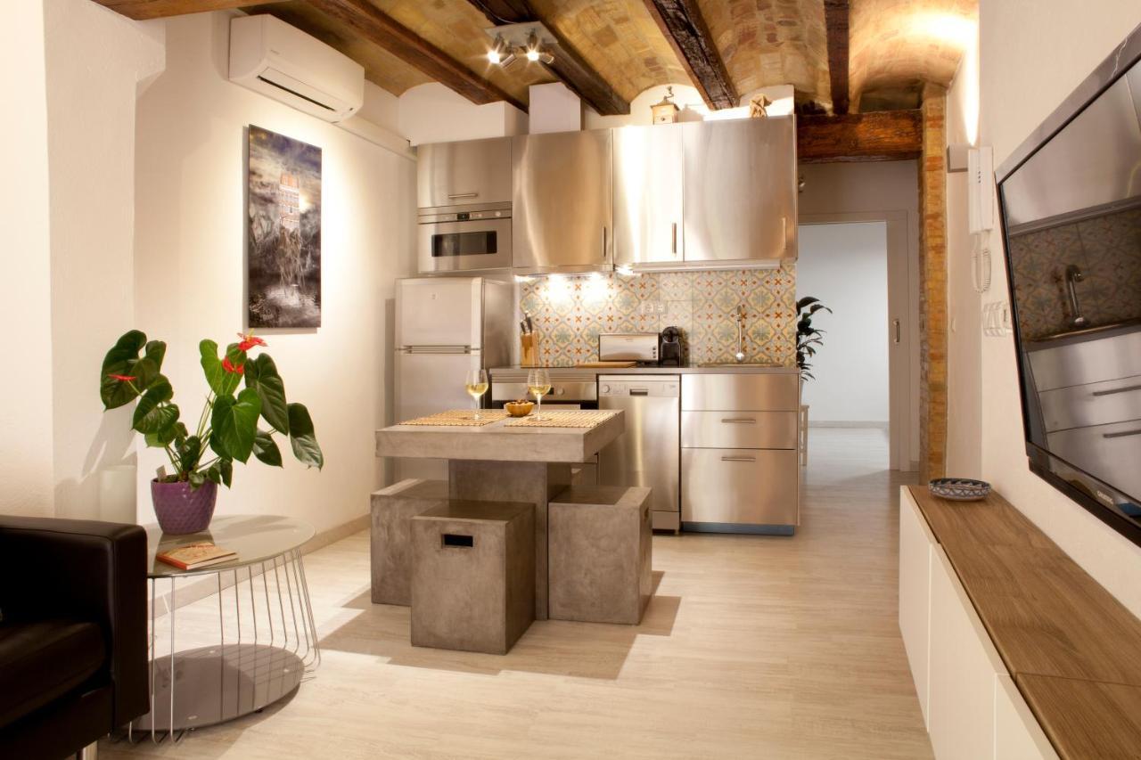 Authentic Charming Apartment/Wifi/Air Conditioning Valencia Bagian luar foto