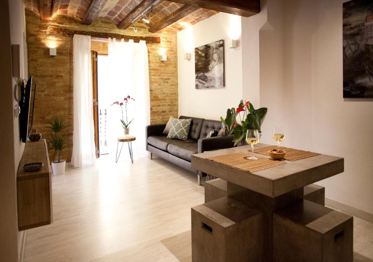 Authentic Charming Apartment/Wifi/Air Conditioning Valencia Bagian luar foto