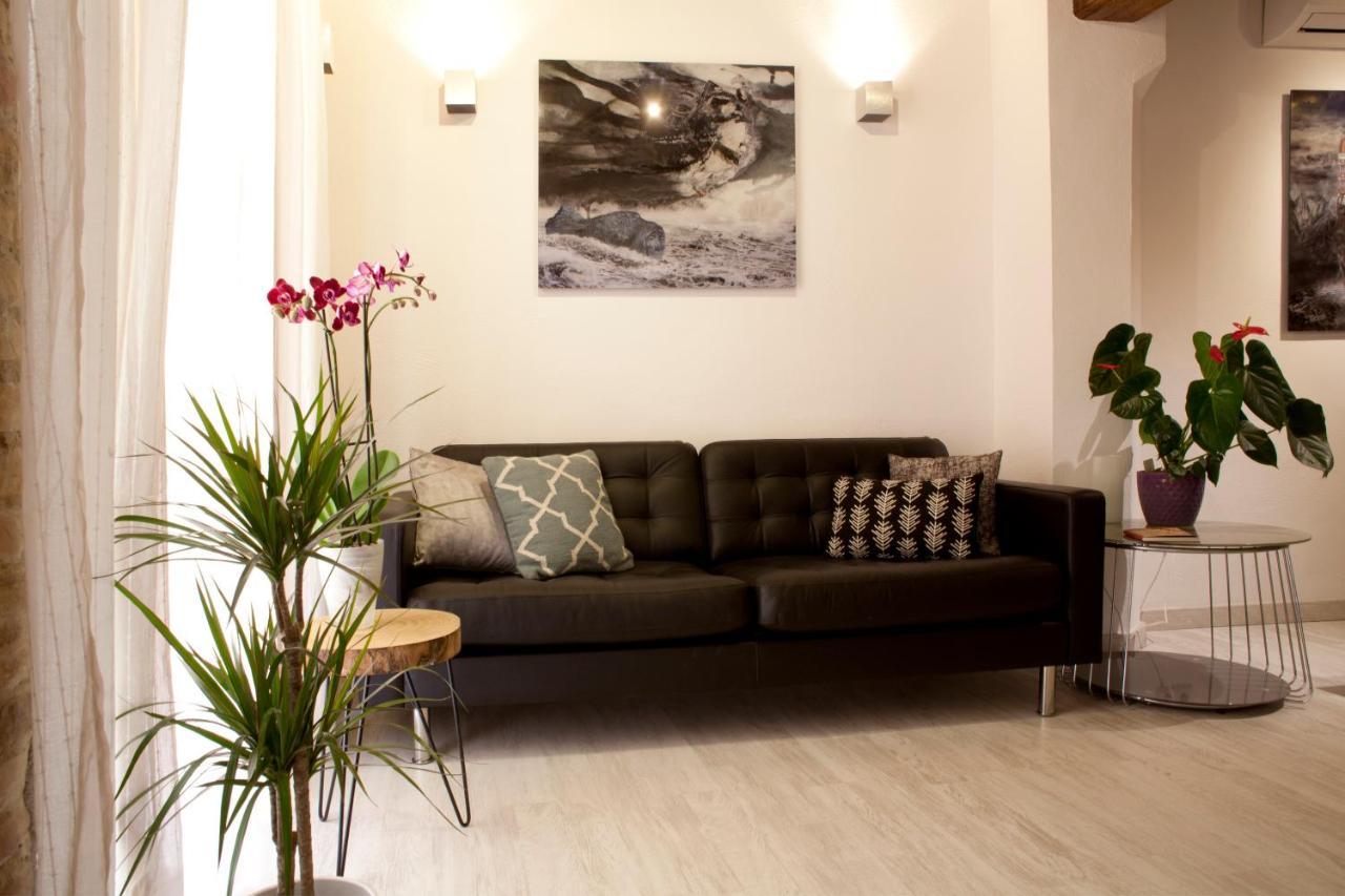 Authentic Charming Apartment/Wifi/Air Conditioning Valencia Bagian luar foto